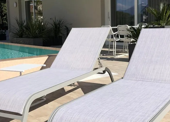 *central Lakeside Apt*swimming Pool & Free Parking アパート